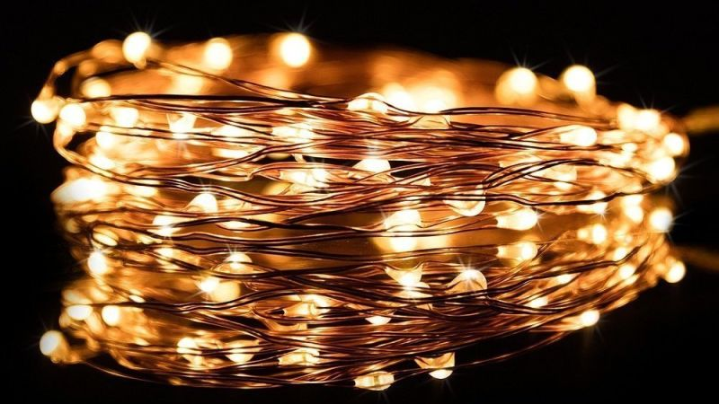 Luces de cobre Kohree de 20' con 60 LED, $7 con el código BXJWREBN
